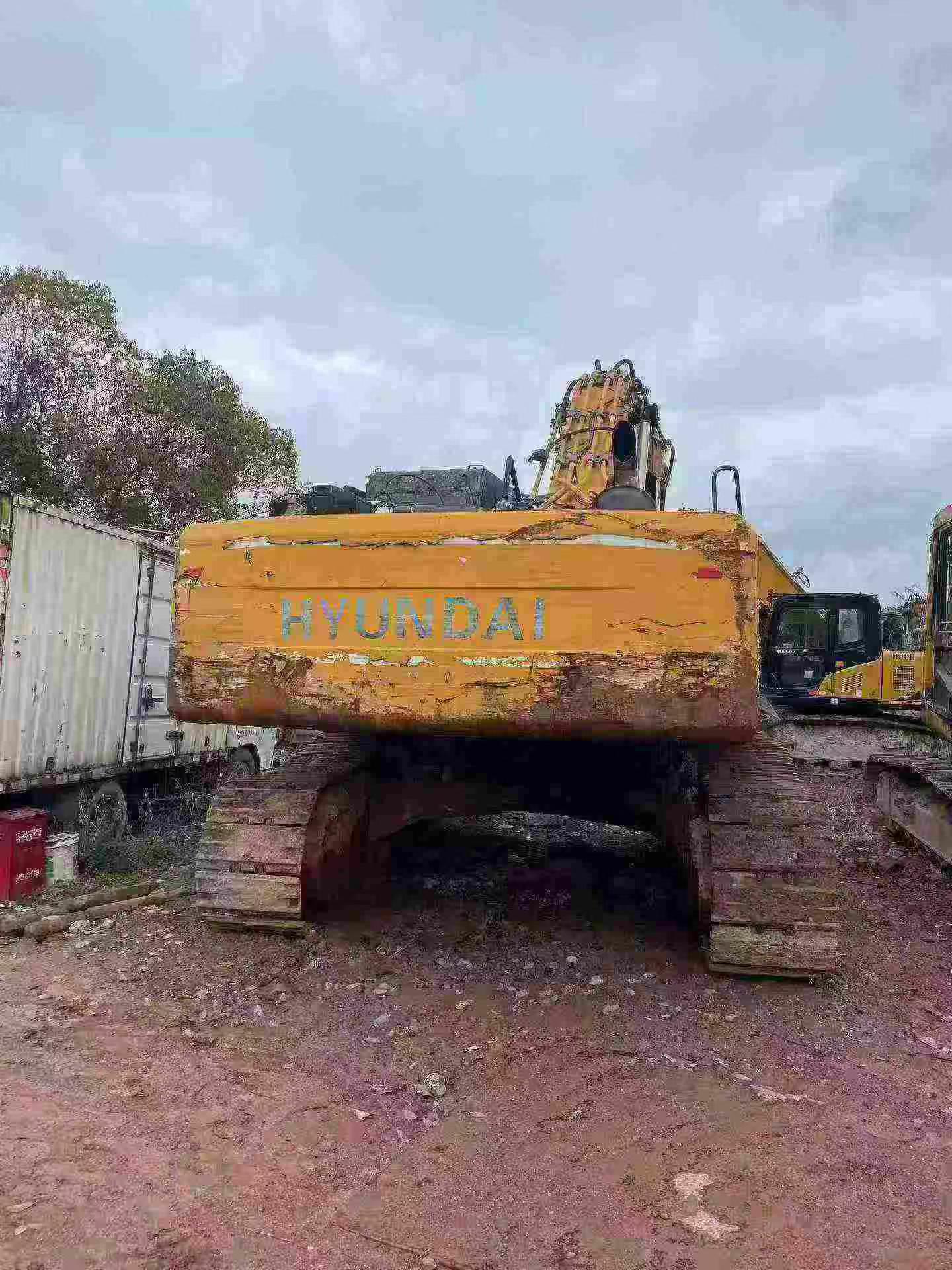 Buy Hyundai R375LVS Used Excavator / 4