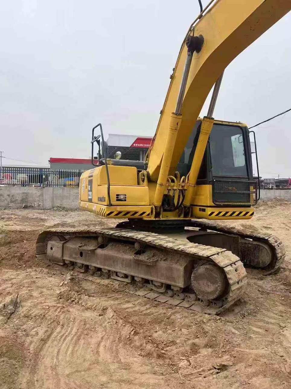 Buy Komatsu PC220-8 Used Excavator / 3