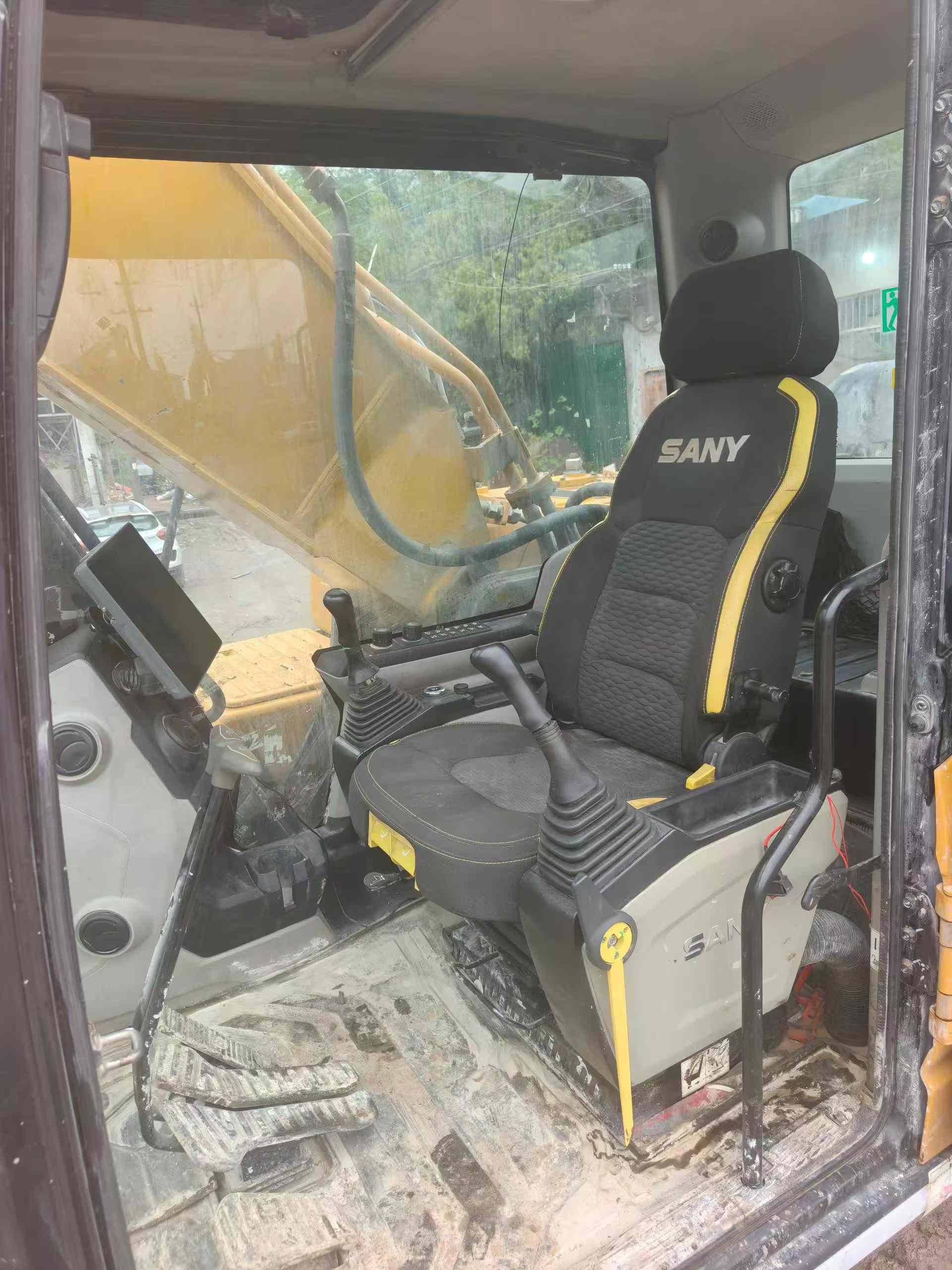 Buy Sany SY200C Used Excavator / 9