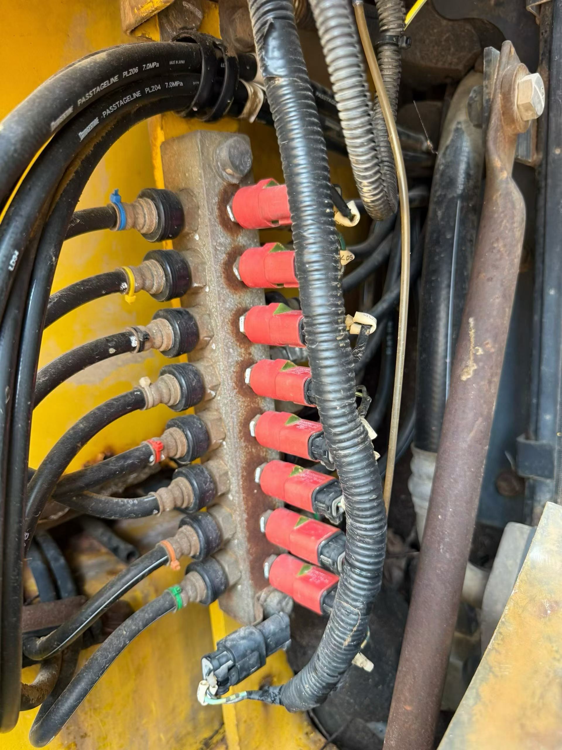 Buy Komatsu PC130-7 Used Excavator / 9