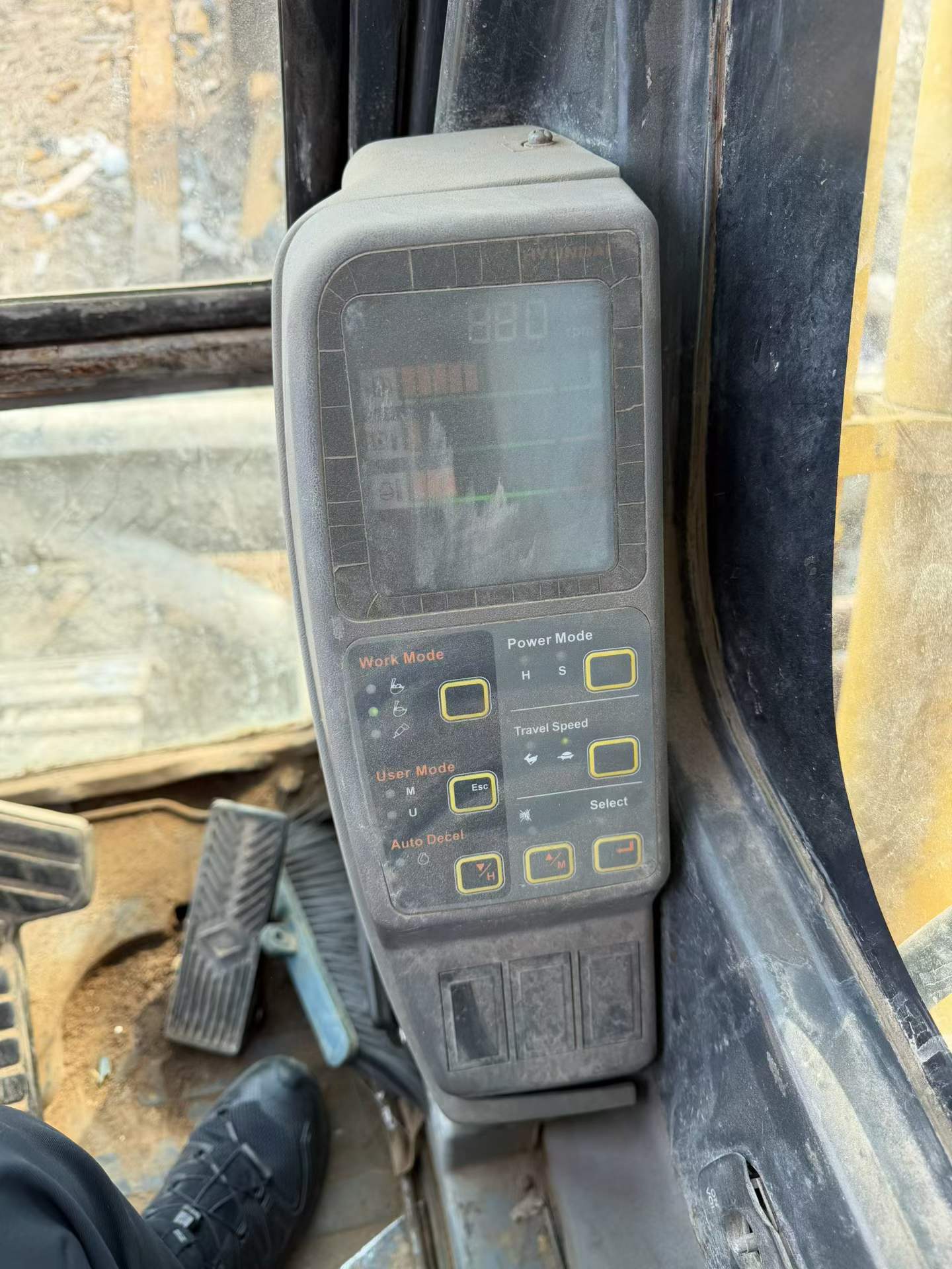 Buy Hyundai R80G Used Excavator / 5