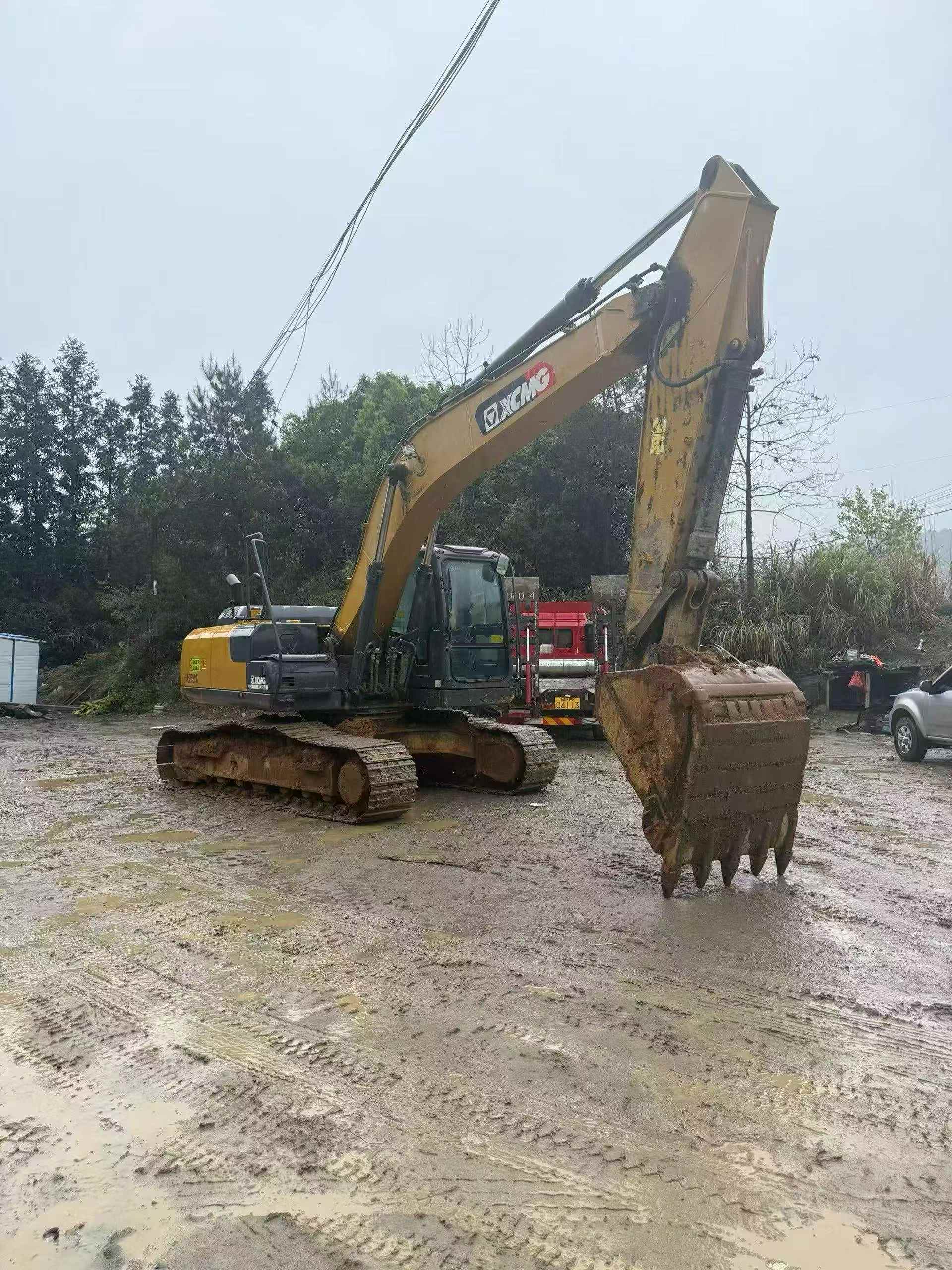 Buy XCMG XE205DA Used Excavator / 2