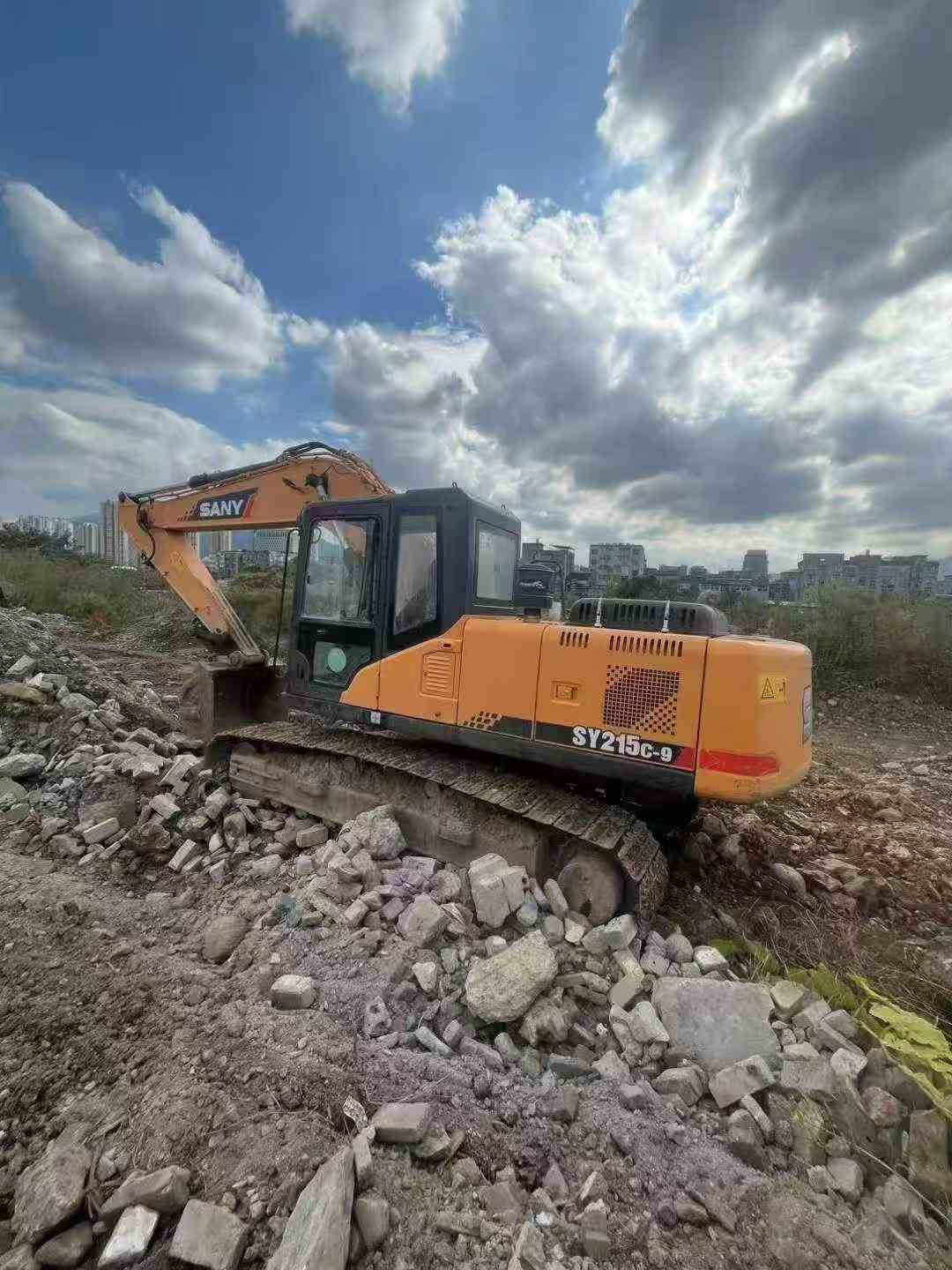 Buy Sany SY215C-8 Used Excavator / 3