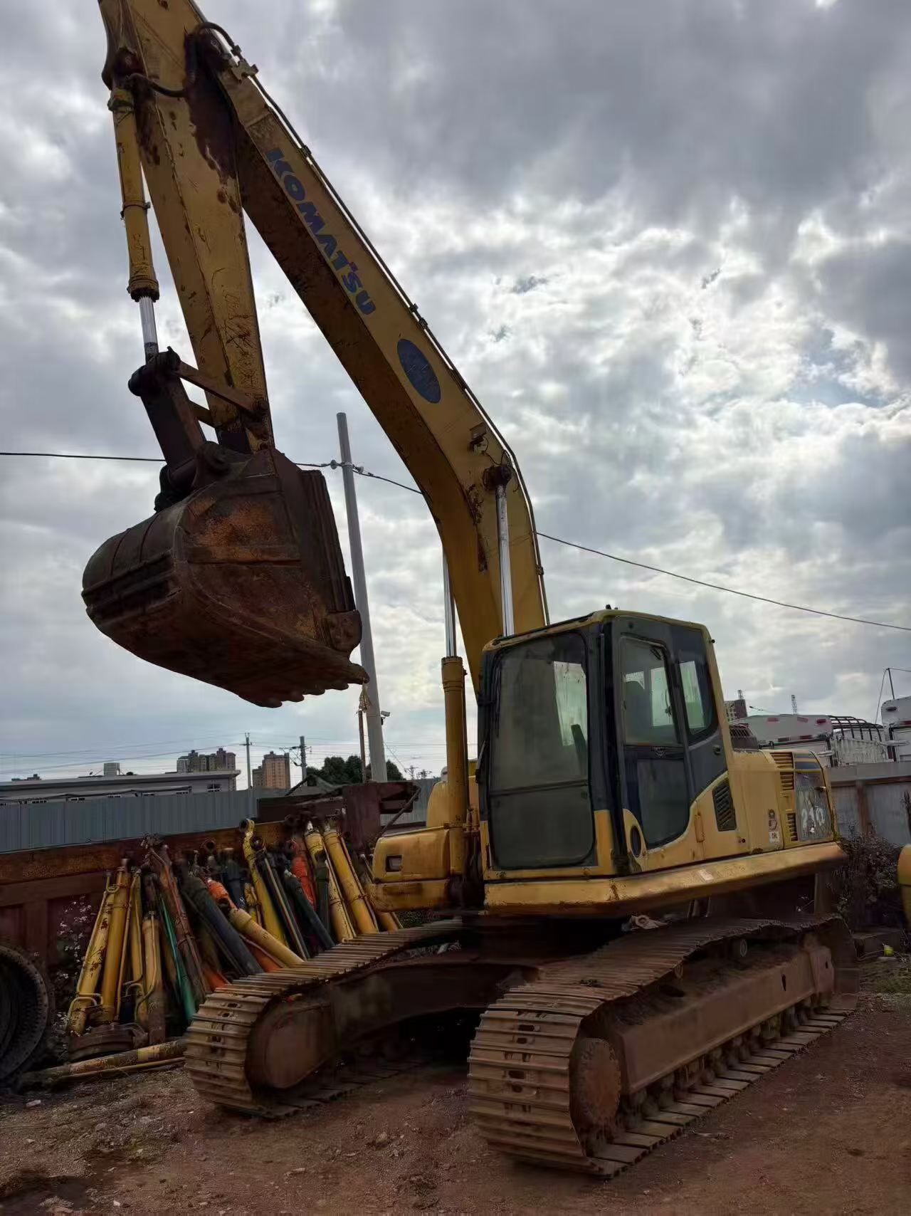 Buy Komatsu PC210 Used Excavator / 2