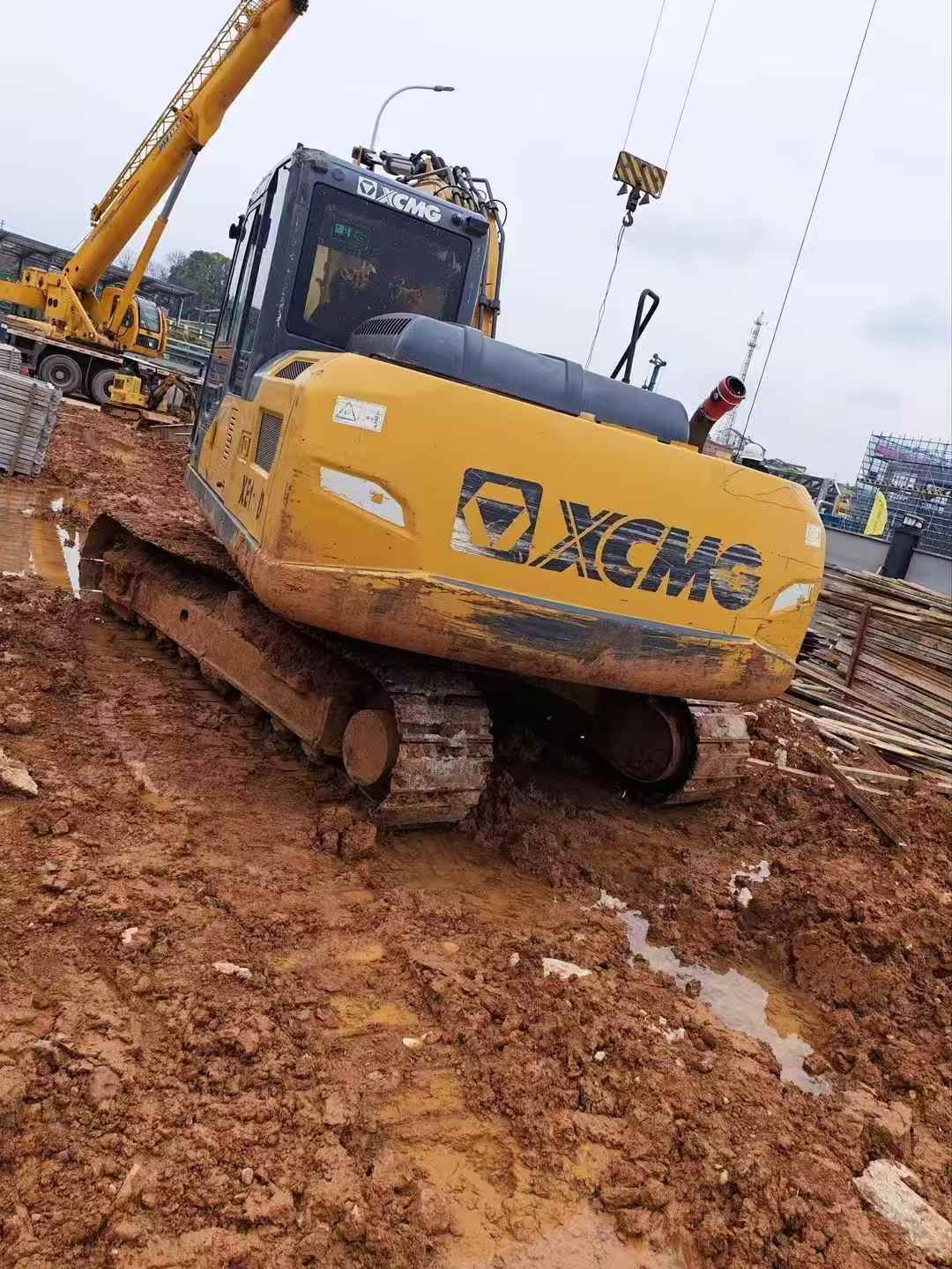 Buy XCMG XE135B Used Excavator / 2