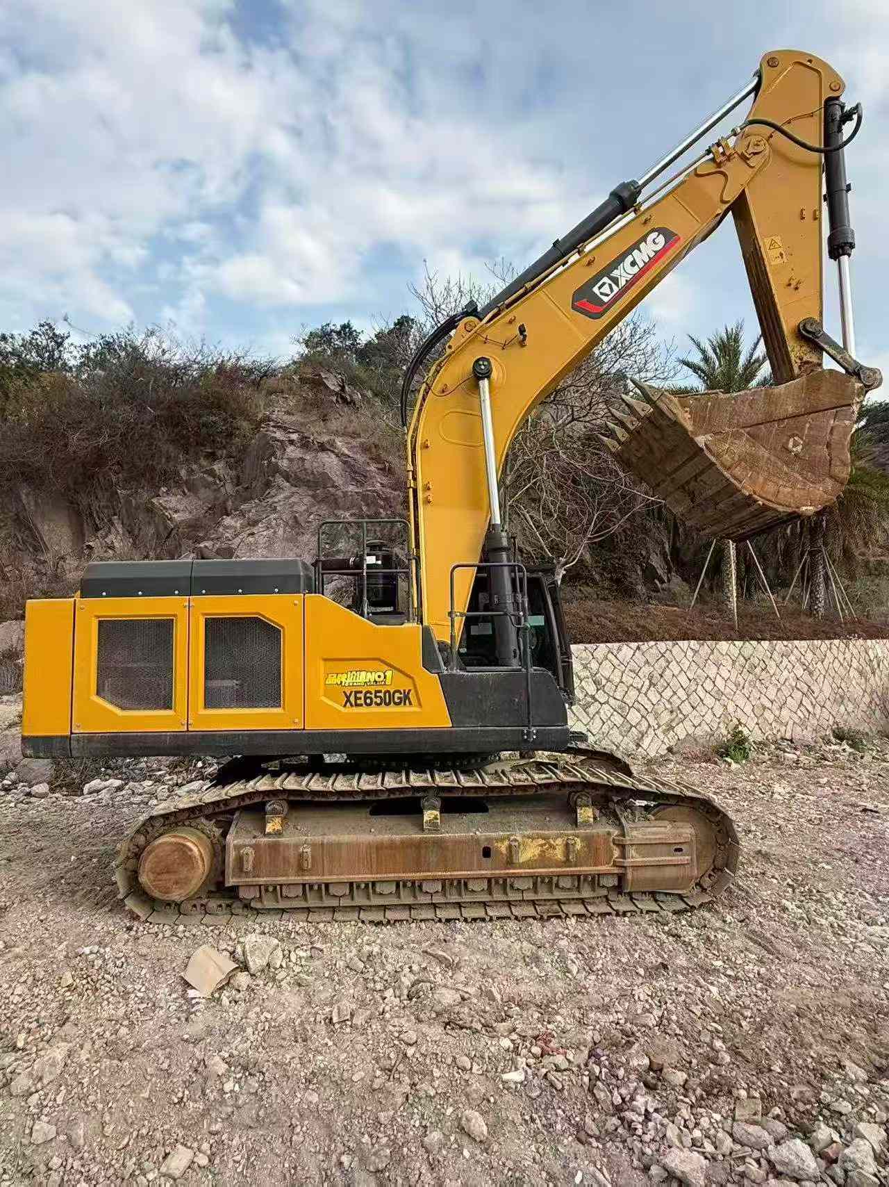 Buy XCMG XE65D Used Excavator / 2