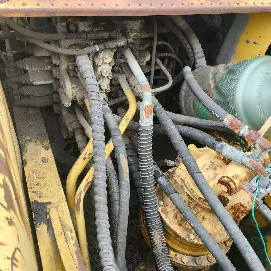 Buy Komatsu PC220 Used Excavator / 9