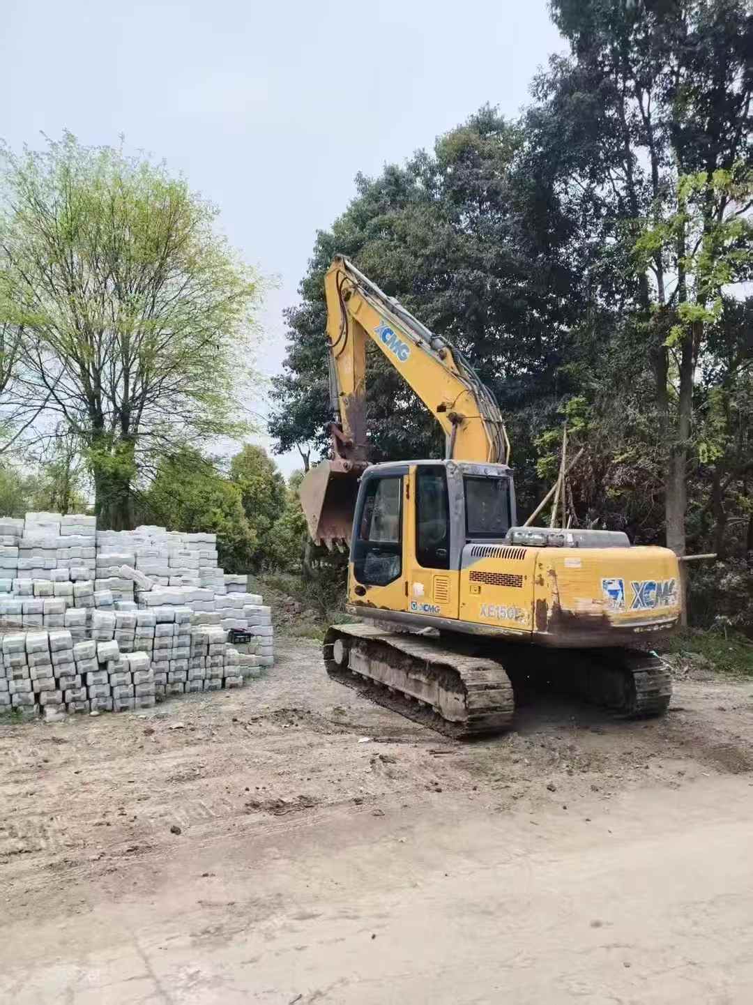 Buy XCMG XE135B Used Excavator / 3