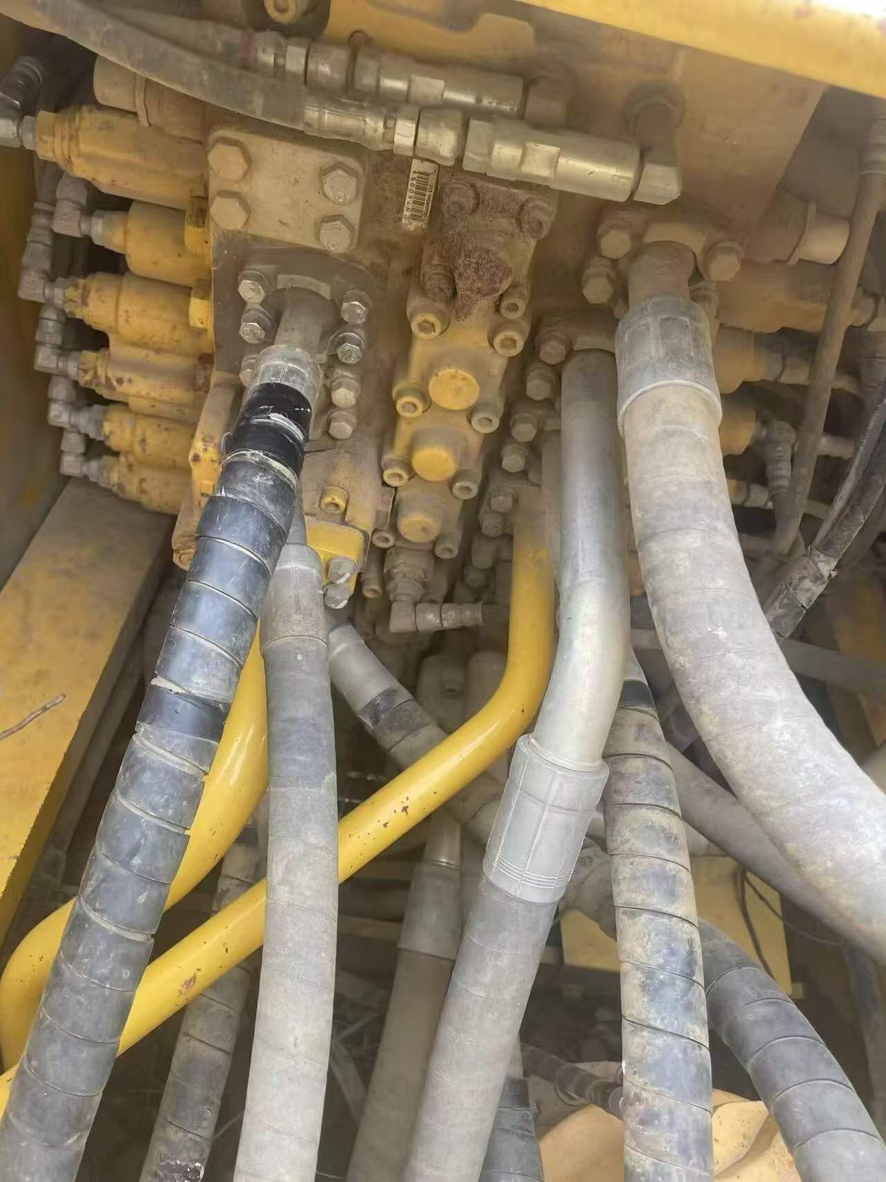 Buy Komatsu PC220-8 Used Excavator / 6