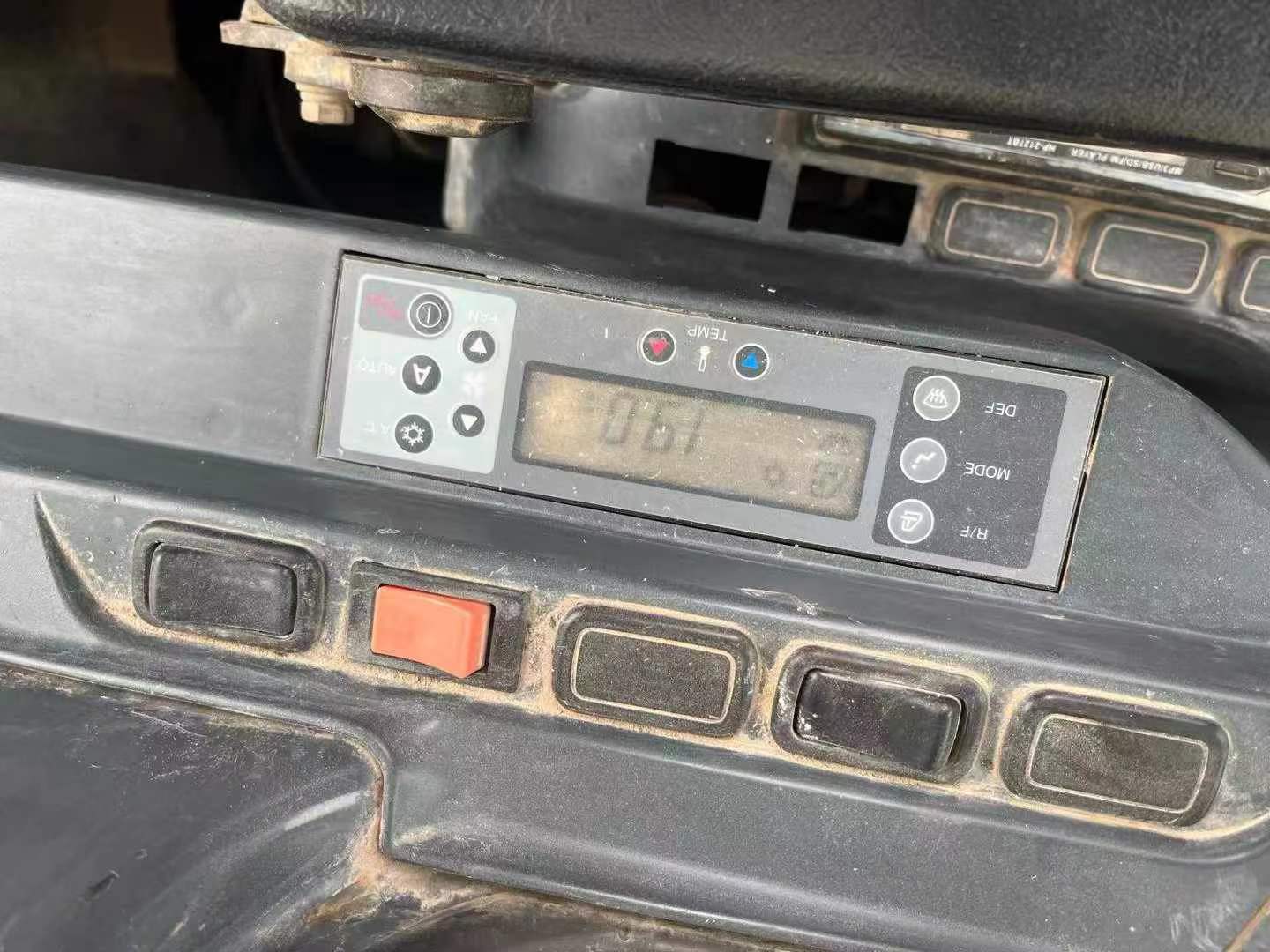 Buy Kobelco SK210 Used Excavator / 4