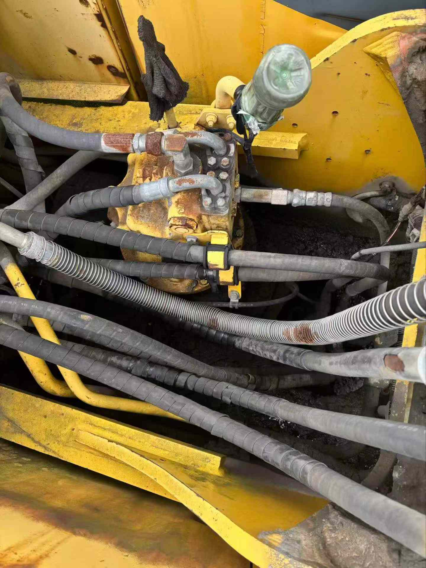 Buy Komatsu PC220 Used Excavator / 7