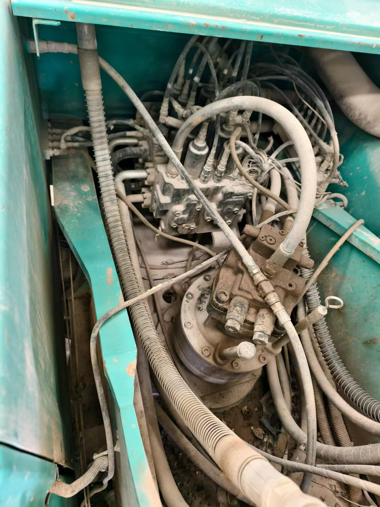 Compre Excavadora Kobelco SK200 Usada / 9