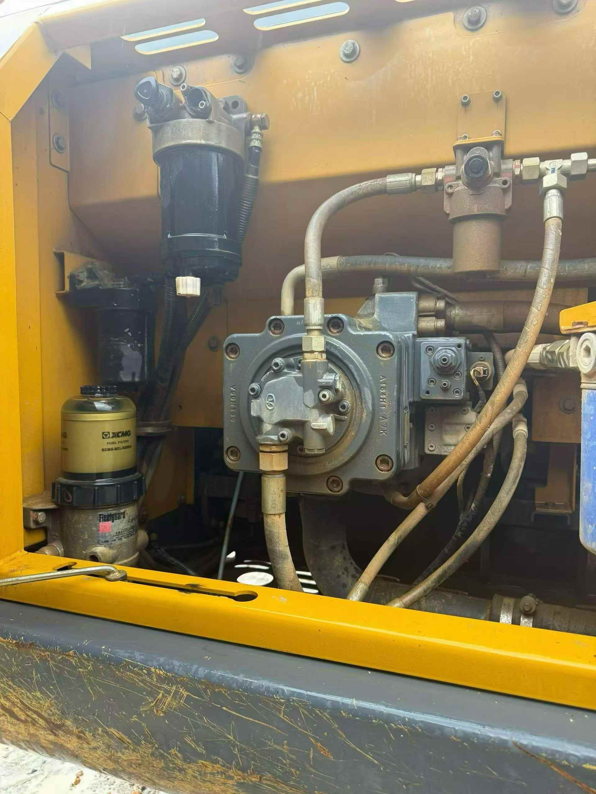 Buy XCMG XE205DA Used Excavator / 7