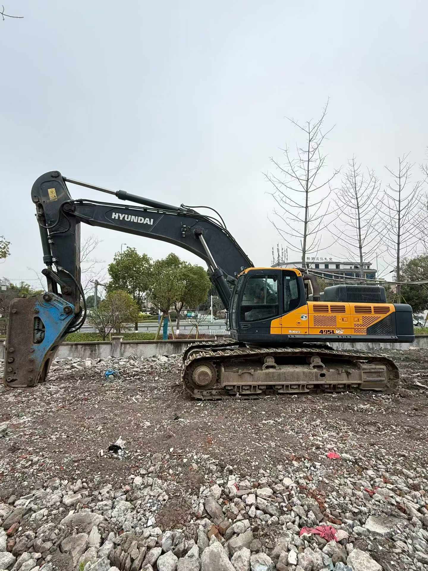Buy Hyundai R495LVS Used Excavator / 2