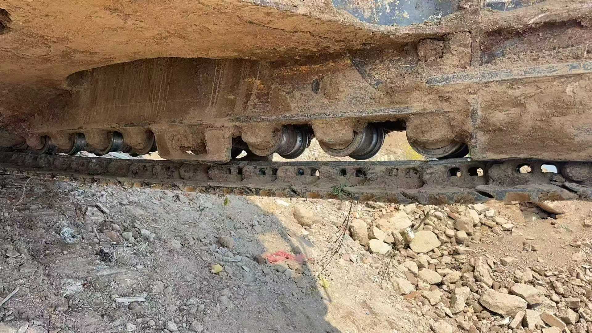 Compre Escavadeira XCMG XE215D Usada / 8