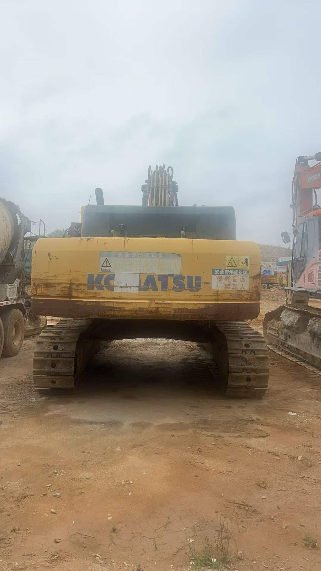 Comprar Komatsu PC450-8 Usado Escavadeira