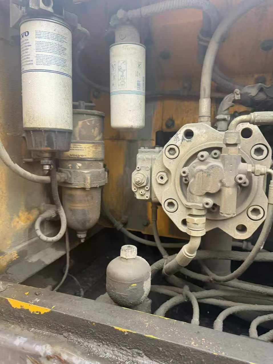 Compre Escavadeira Volvo EC210B Usada / 3