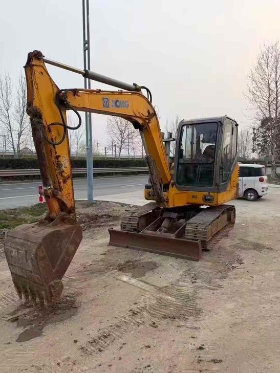 Buy XCMG XE60 Used Excavator / 1
