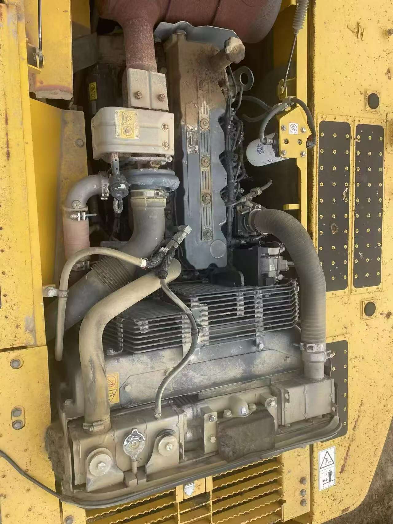 Buy Komatsu PC220-8 Used Excavator / 3