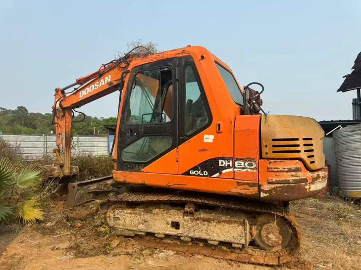Buy Doosan DH80 Used Excavator / 1
