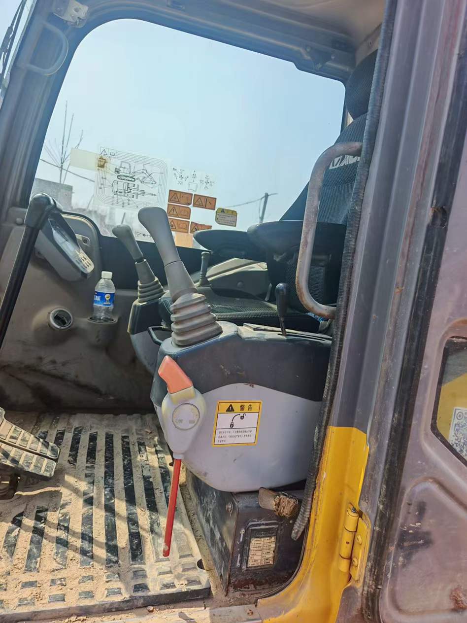 Buy XCMG XE60CA Used Excavator / 3