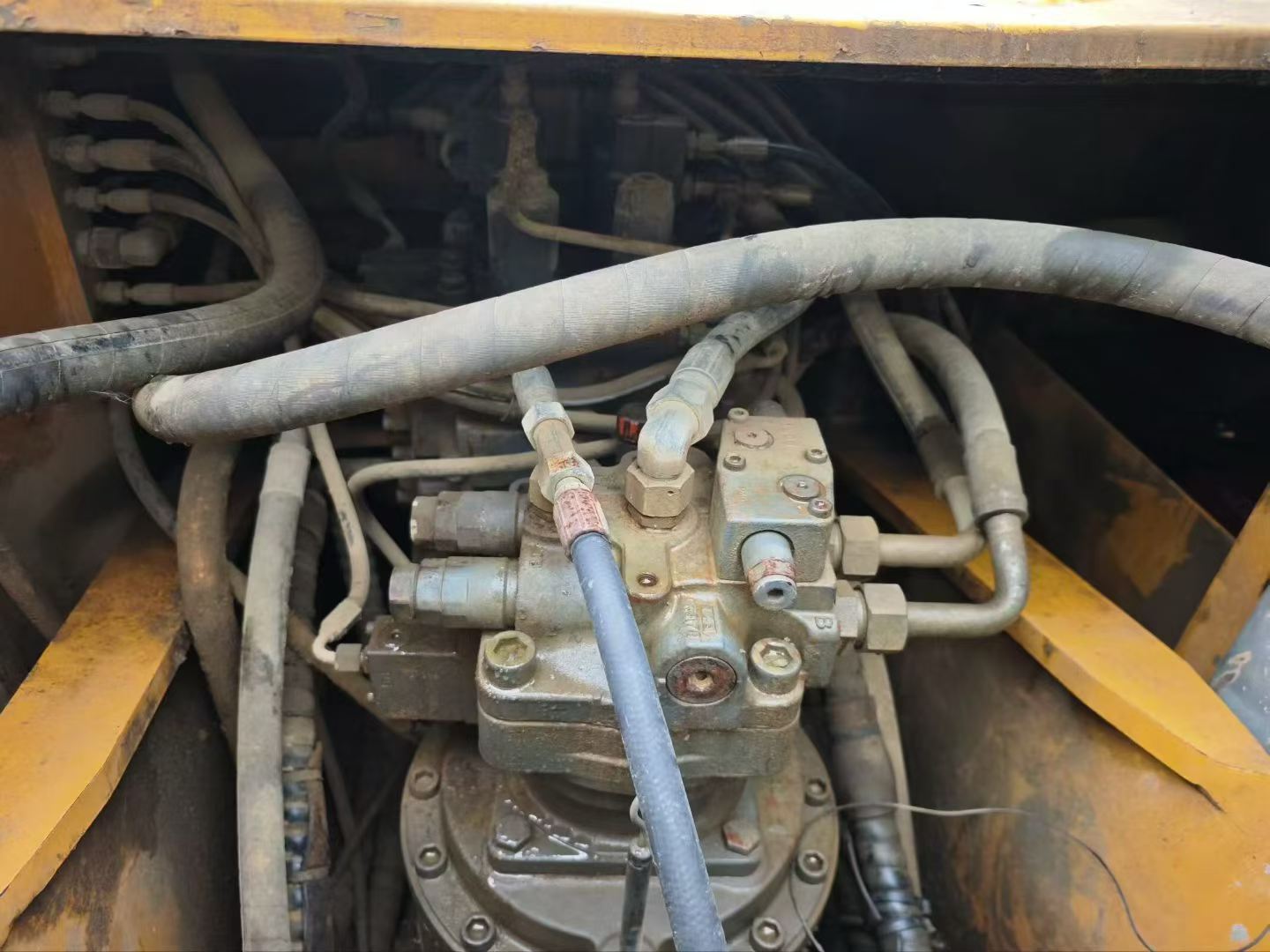 Buy XCMG XE215 Used Excavator / 5