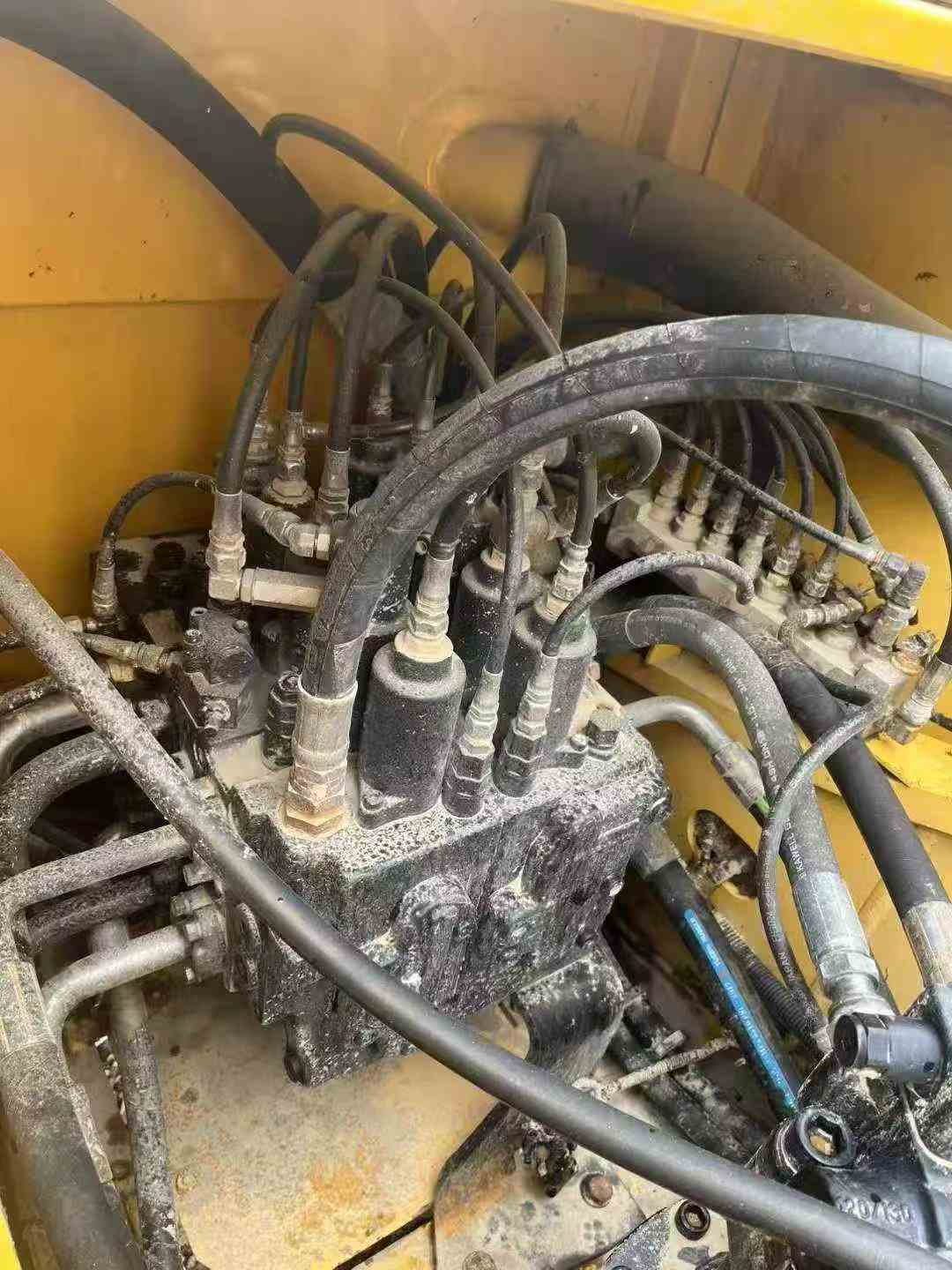 Buy Kobelco SK210 Used Excavator / 6