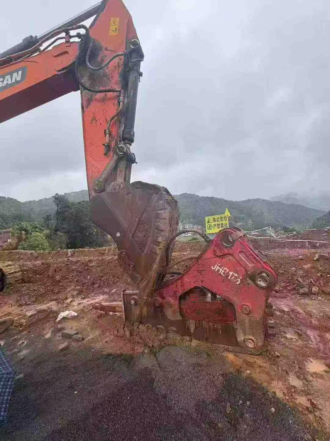 Buy Doosan DX380 Used Excavator / 2