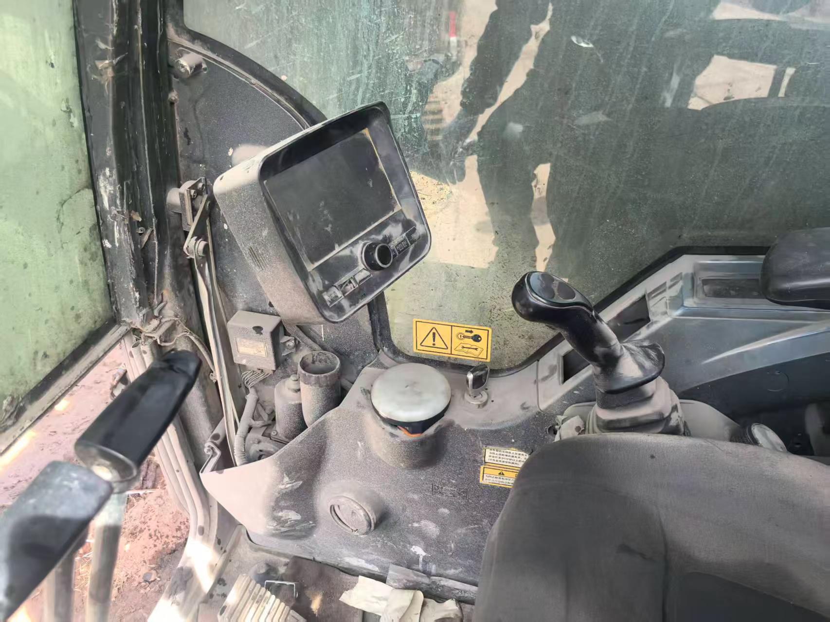 Buy Hyundai R225-7 Used Excavator / 4