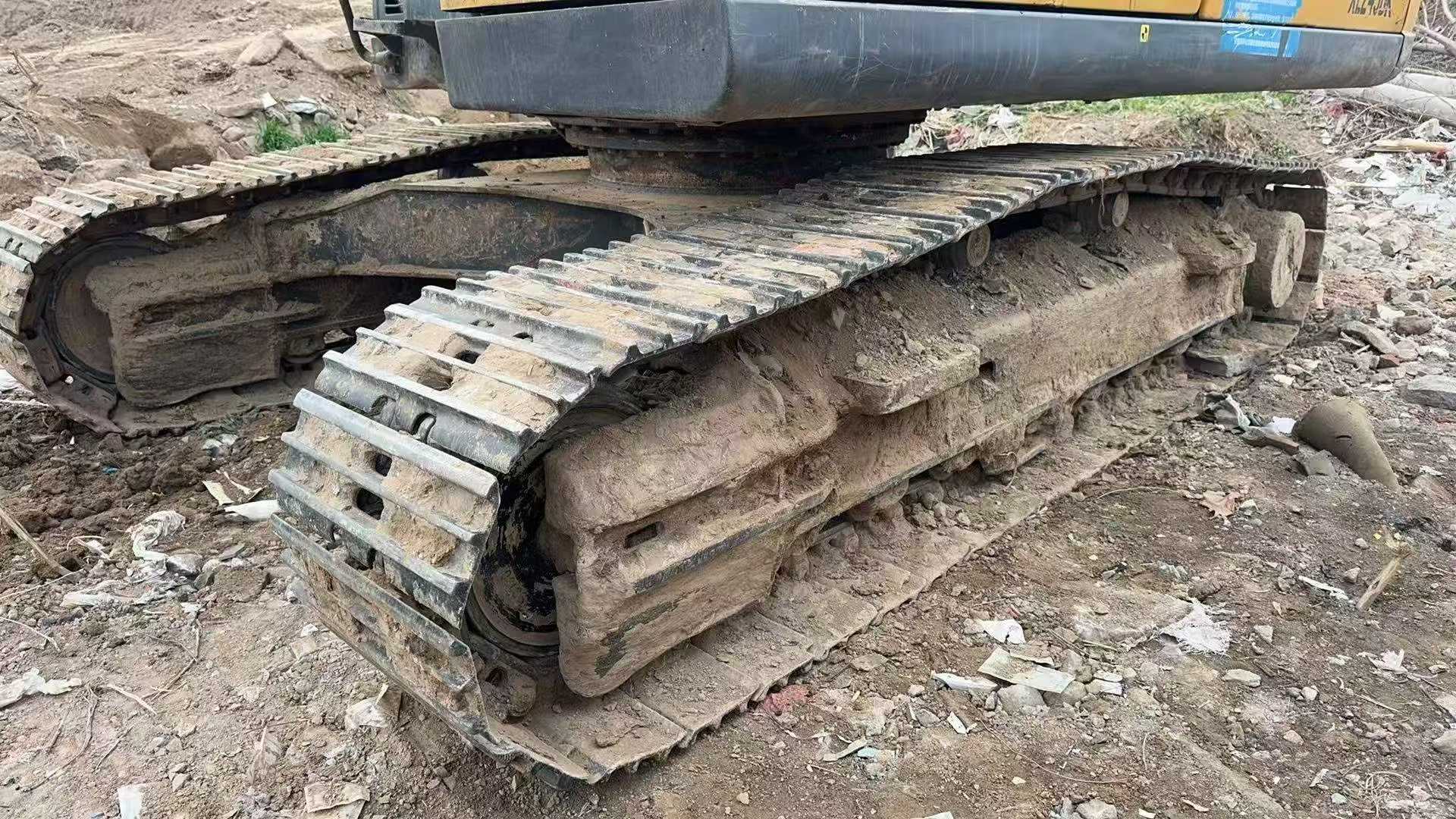 Compre Escavadeira XCMG XE215D Usada / 5