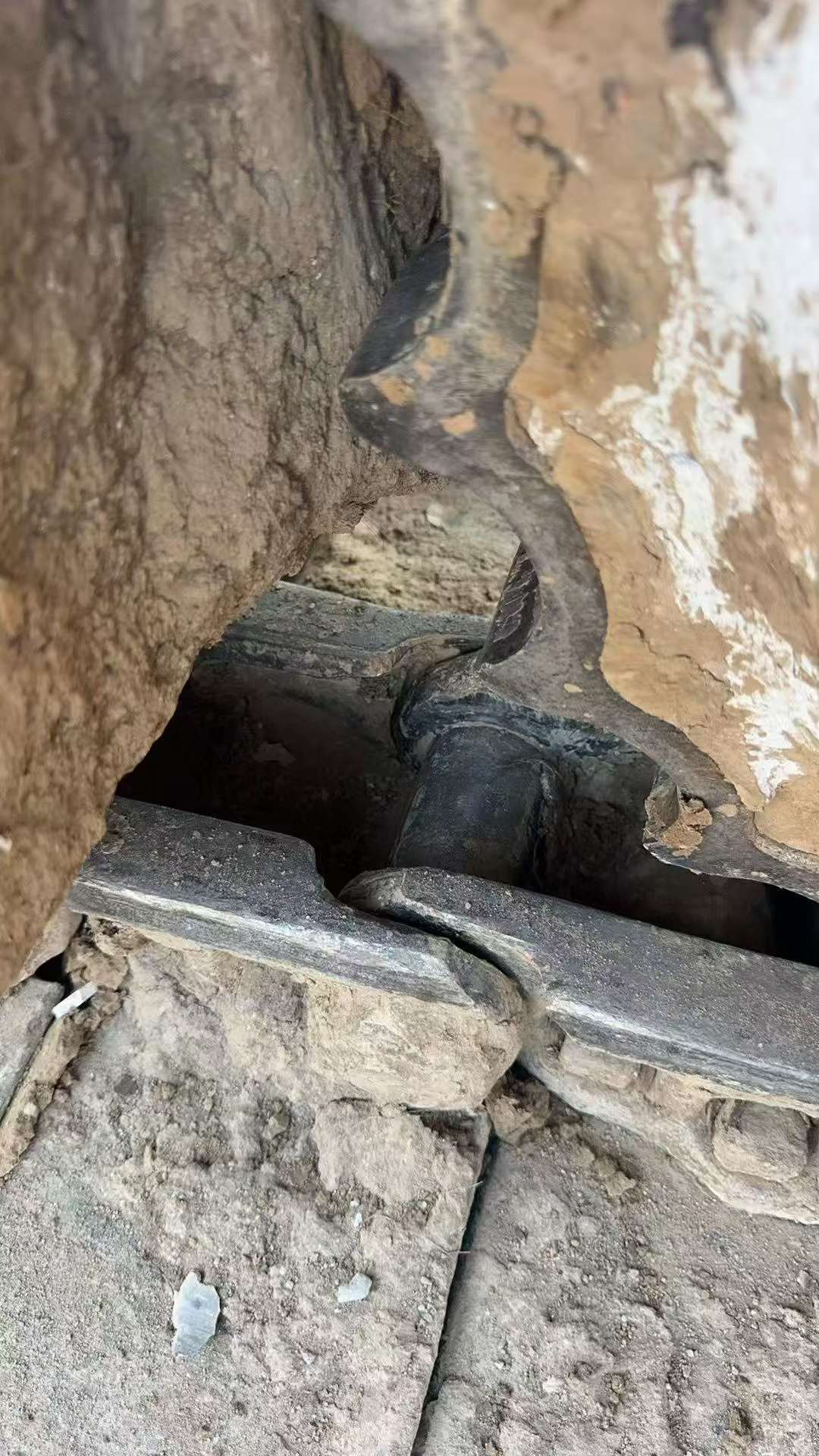 Compre Escavadeira XCMG XE215D Usada / 6