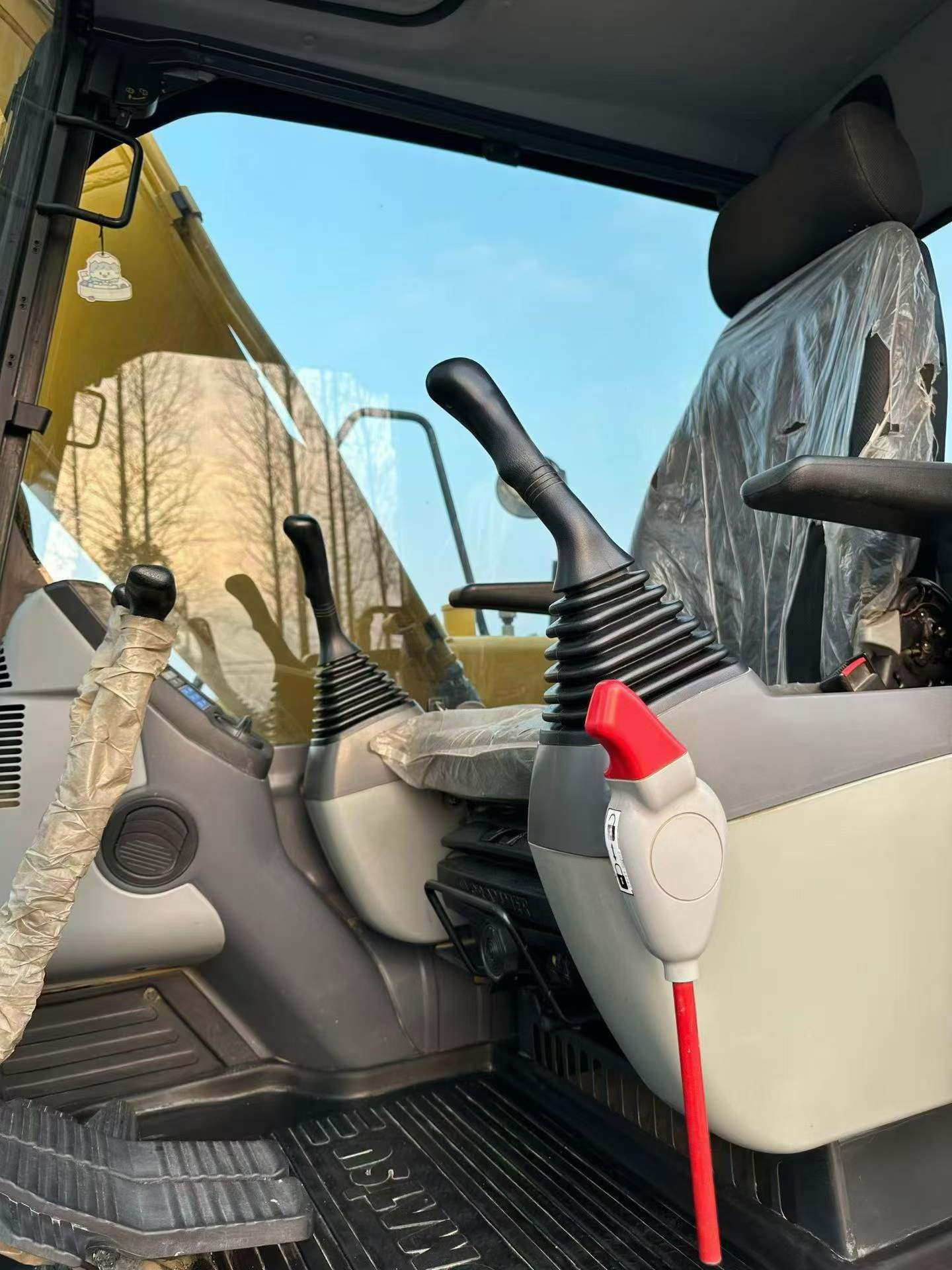 Buy Komatsu PC130 Used Excavator / 3