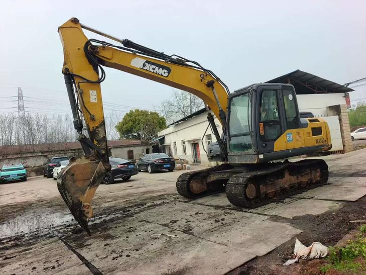 Buy XCMG XE135B Used Excavator / 1