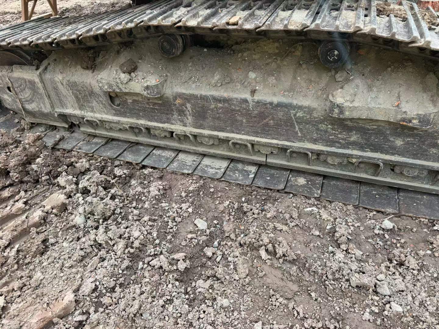 Buy Komatsu HB215LC-1 Used Excavator / 8