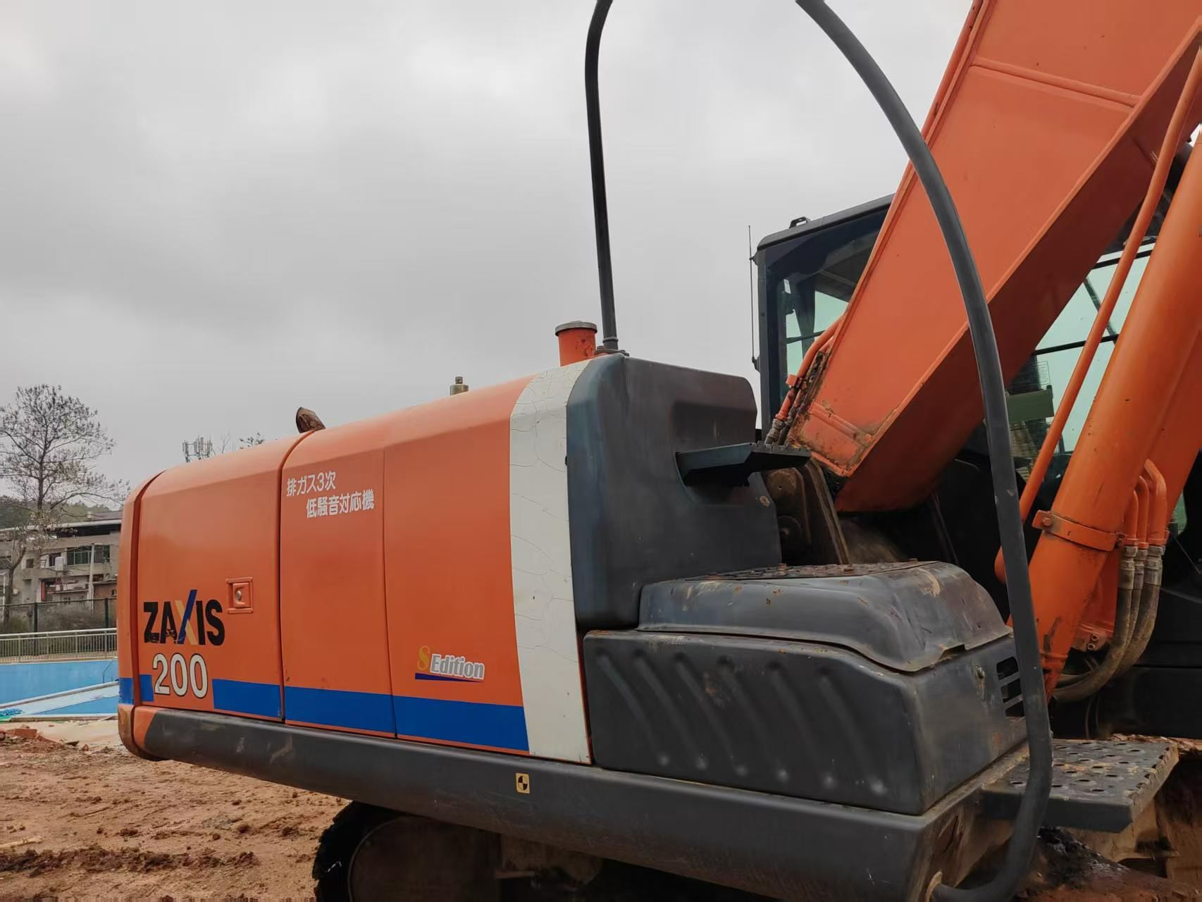 Buy Hitachi EX200-3 Used Excavator / 3