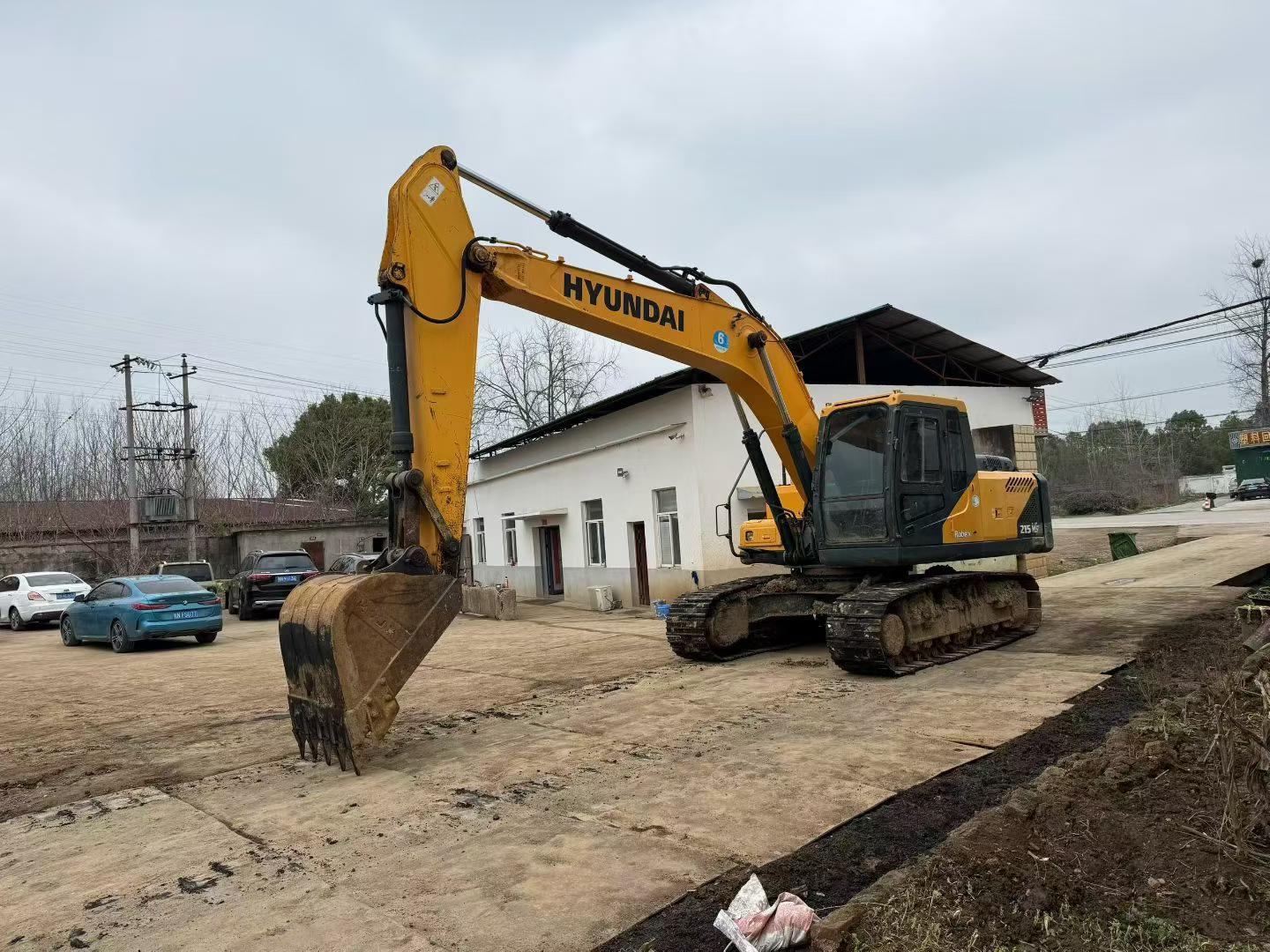 Buy Hyundai R215-7 Used Excavator / 4
