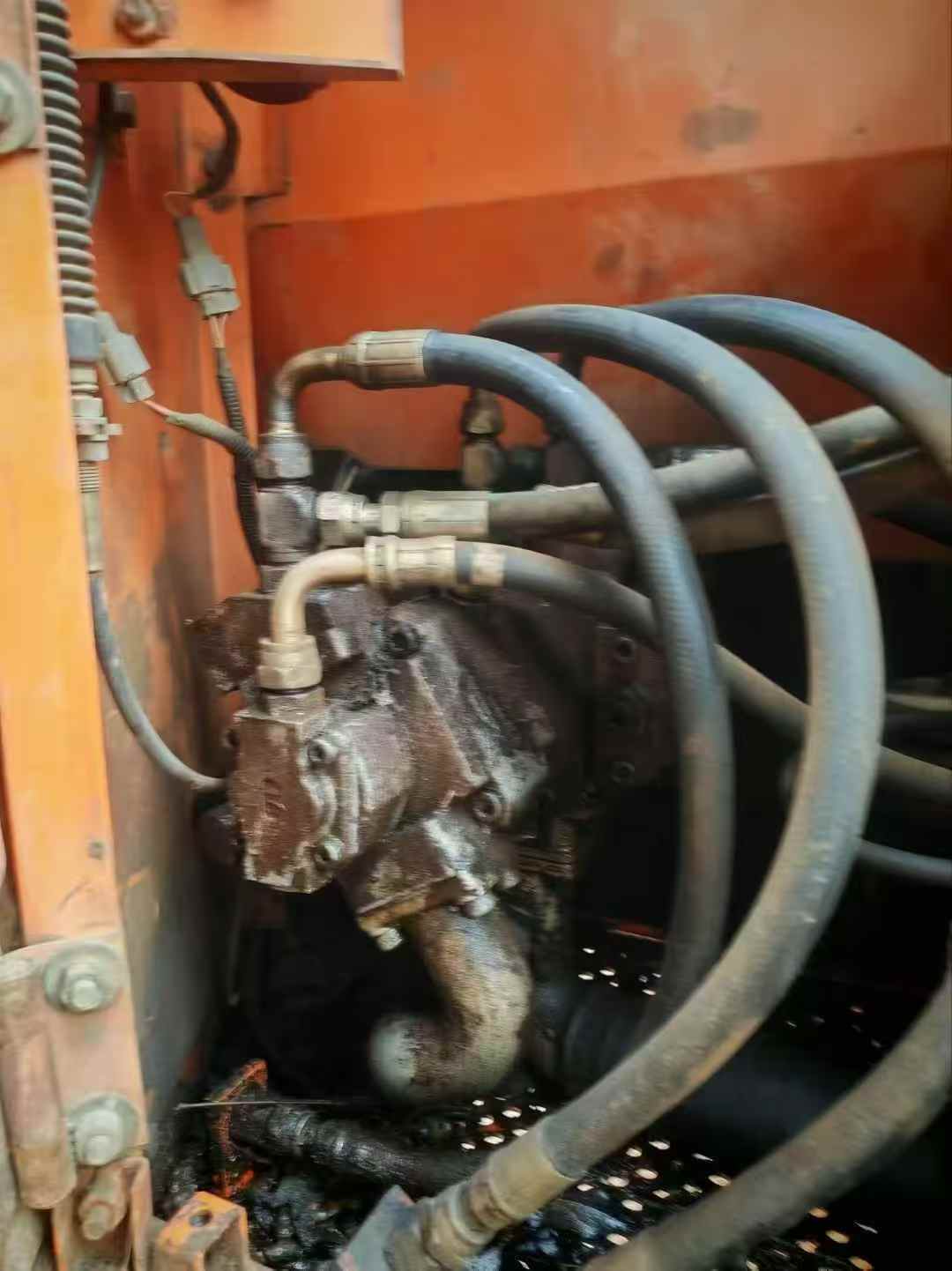 Buy Hitachi ZX80 Used Excavator / 6