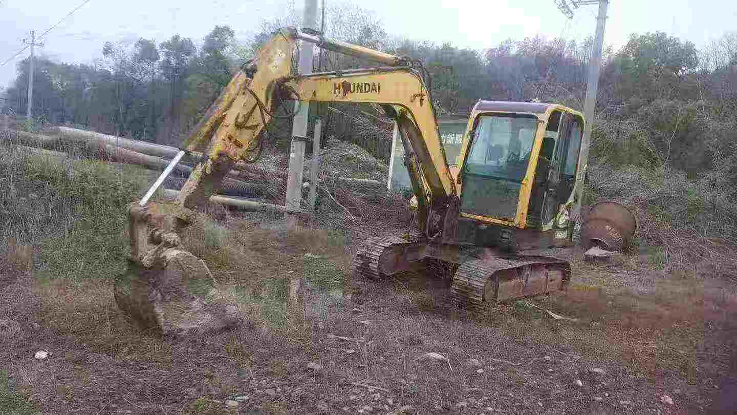 Buy Hyundai HX60 Used Excavator / 2