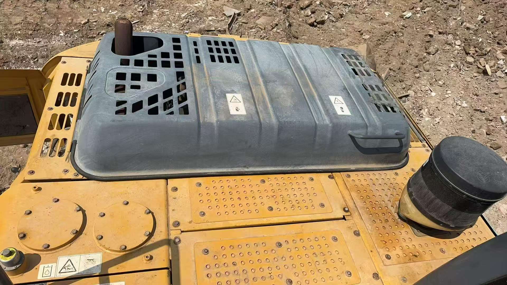 Compre Escavadeira XCMG XE215D Usada / 9