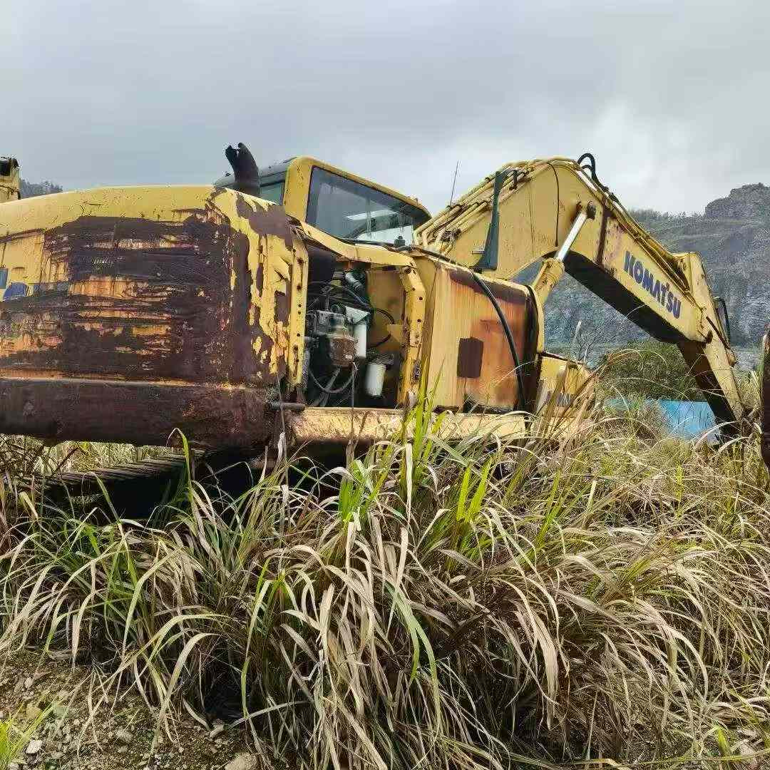 Buy Komatsu PC220 Used Excavator / 2