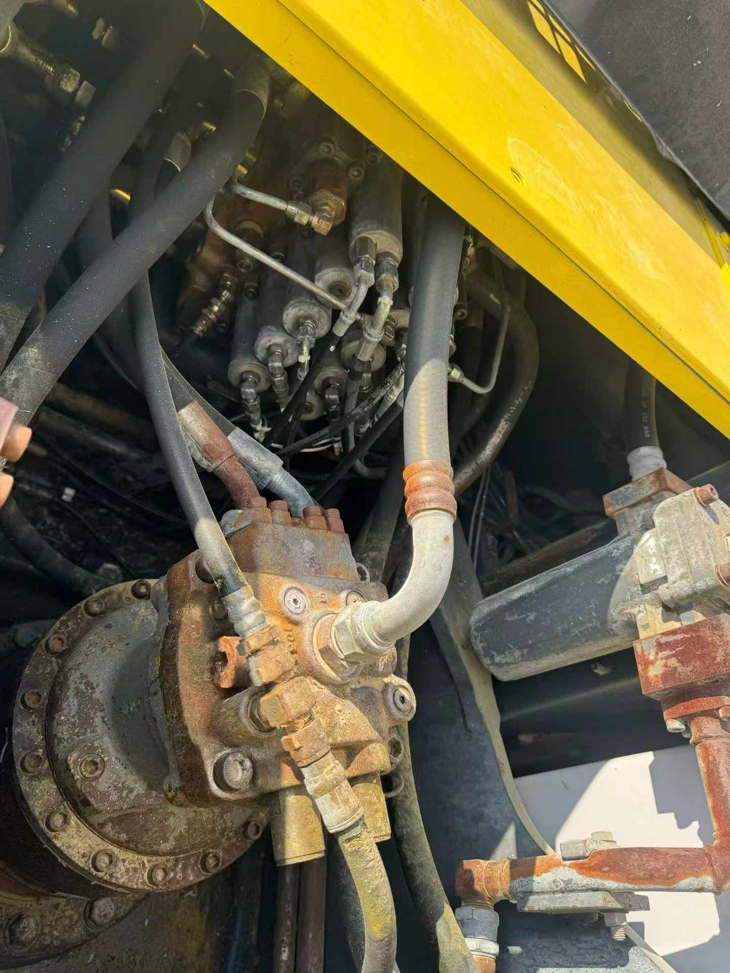 Buy Sumitomo SH200-2 Used Excavator / 5