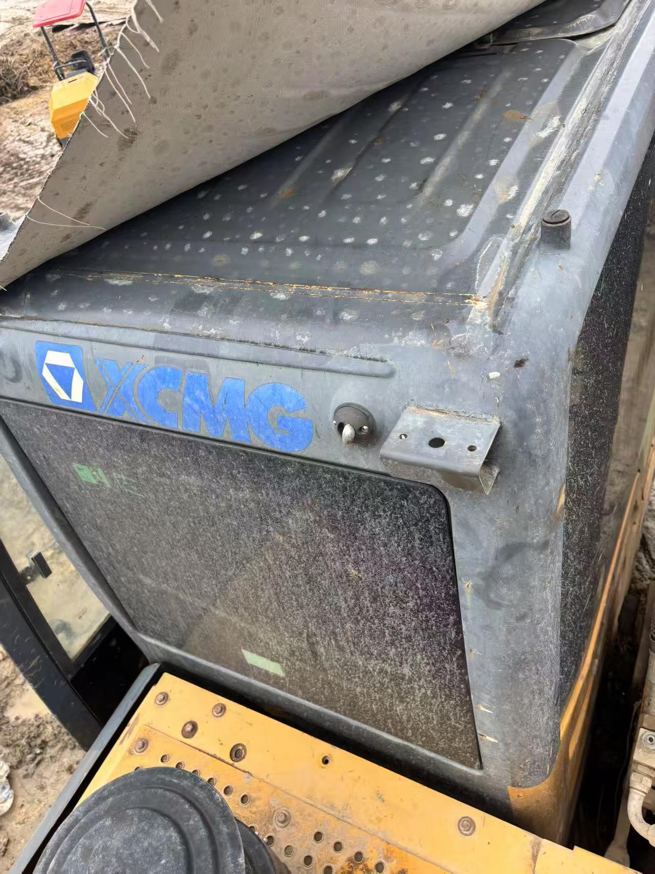 Buy XCMG XE200 Used Excavator / 4