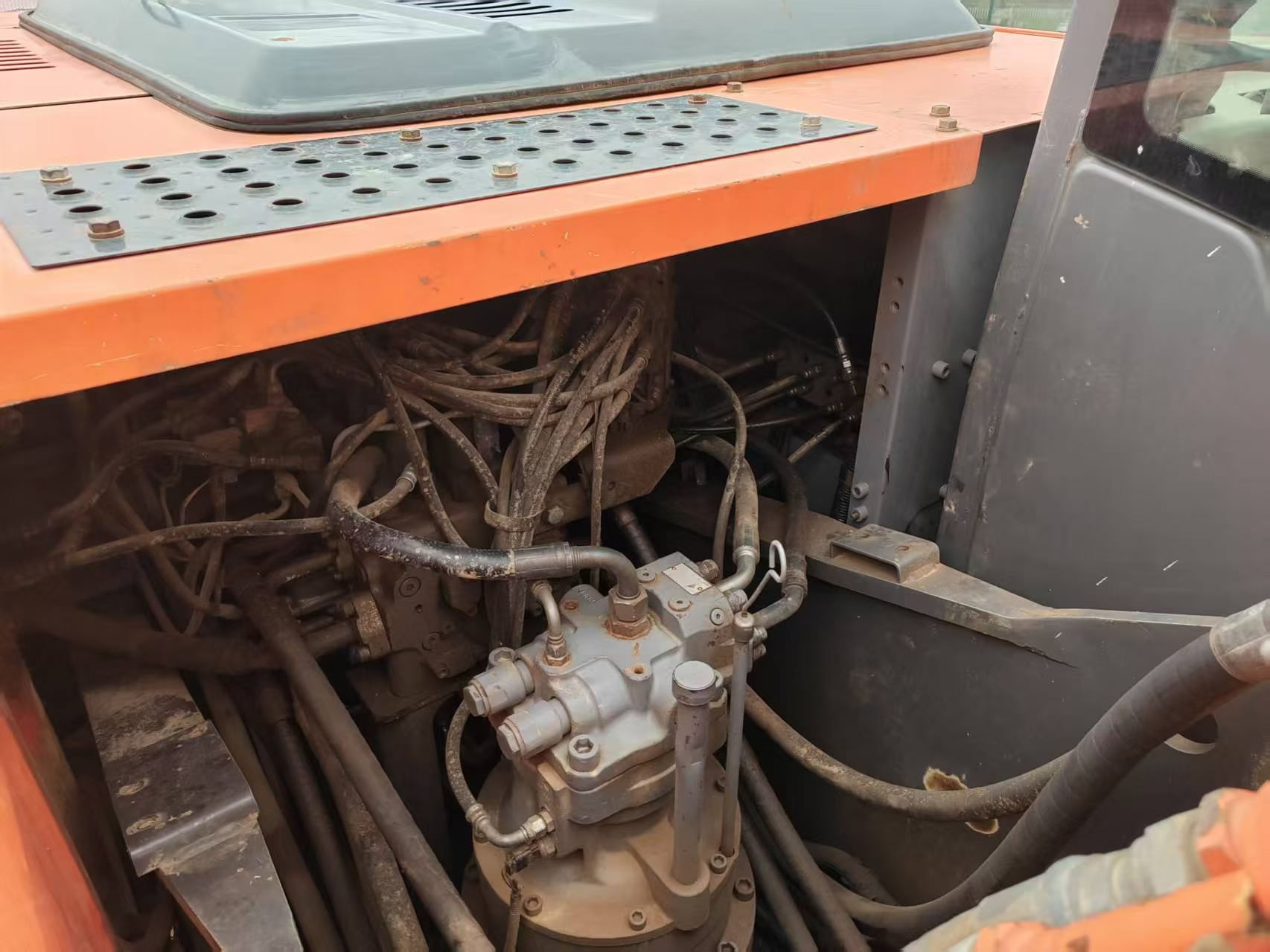 Buy Hitachi EX200-3 Used Excavator / 6