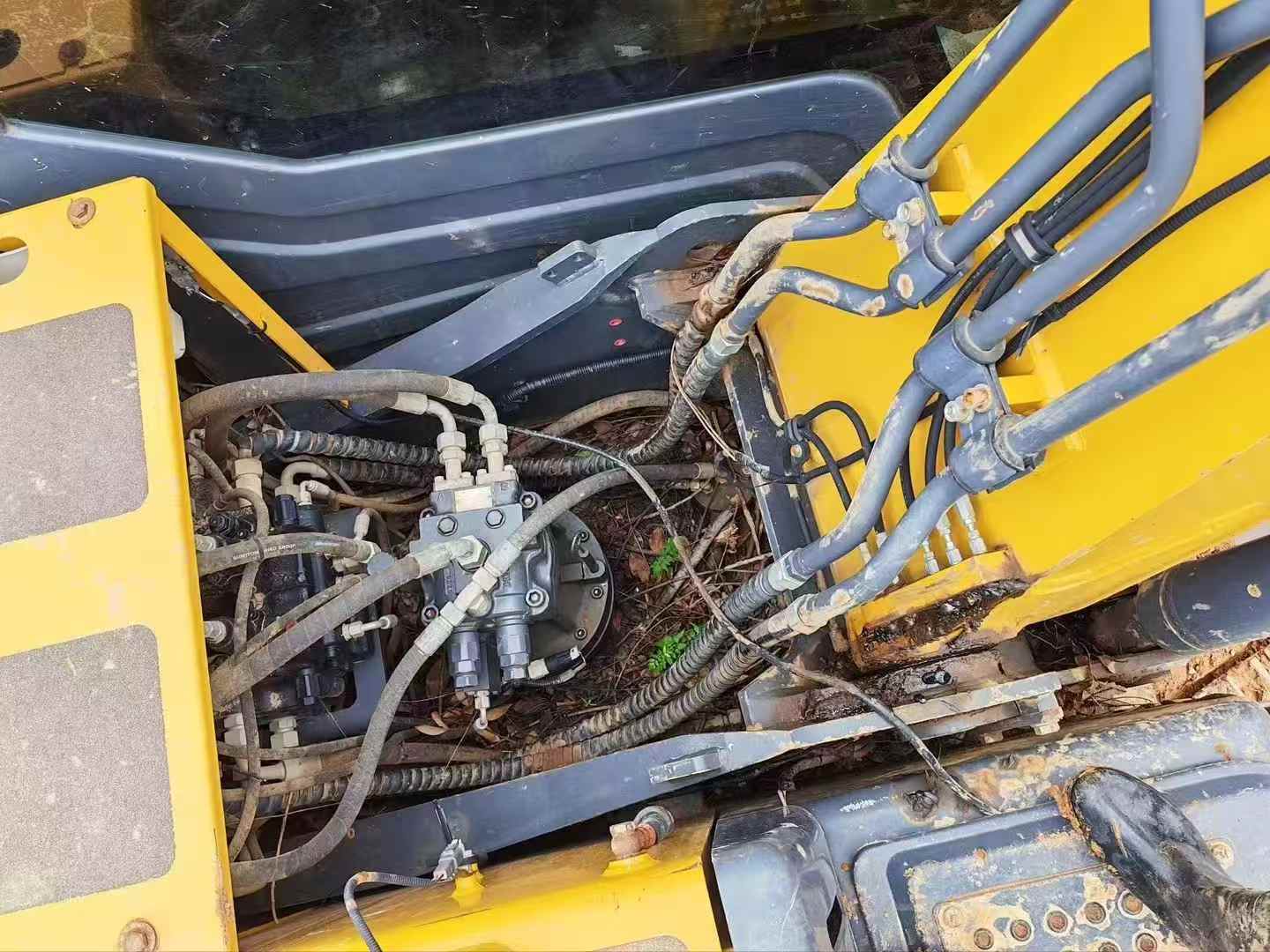 Buy XCMG XE135B Used Excavator / 5