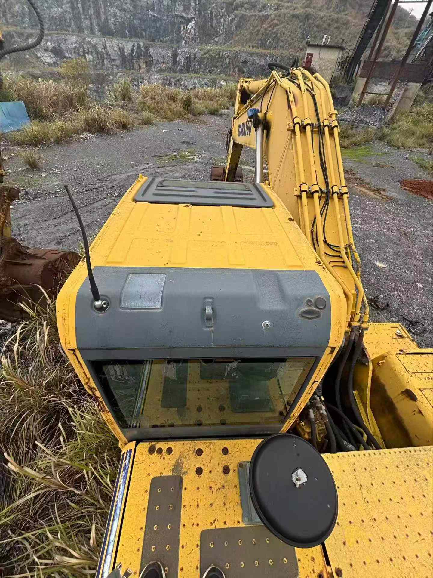 Buy Komatsu PC220 Used Excavator / 8