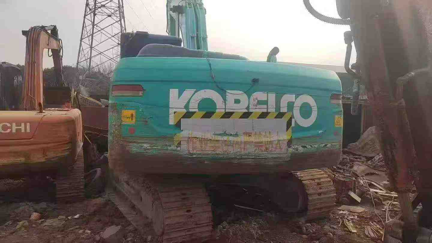 Buy Kobelco SK200 Used Excavator / 3