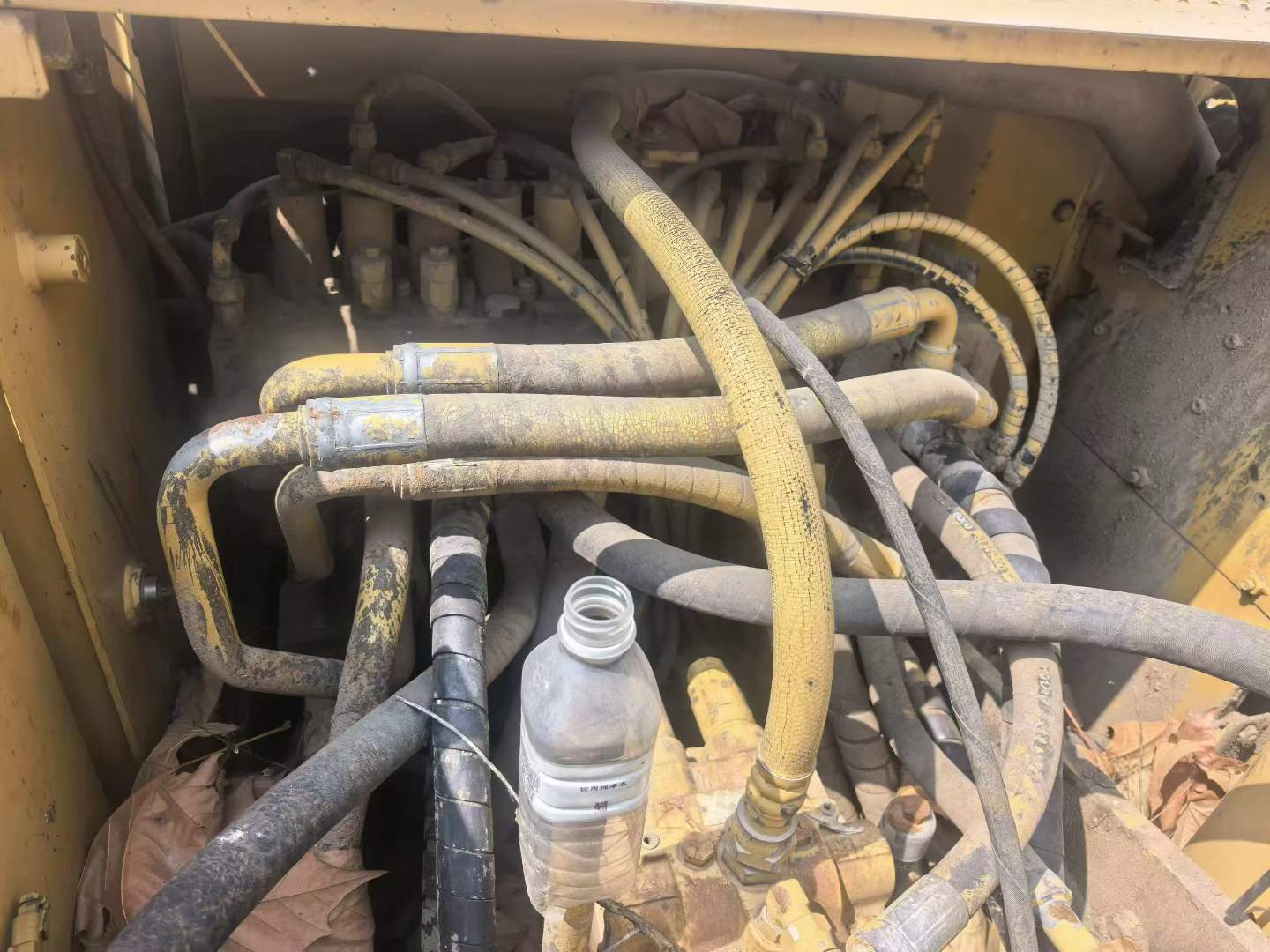 Compre Escavadeira Caterpillar 320C Usada / 5