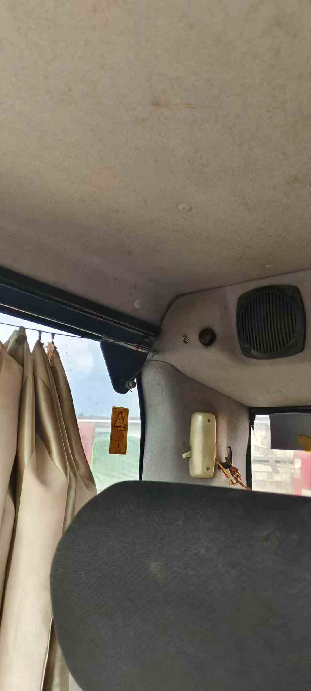 Buy Komatsu PC210-6 Used Excavator / 7