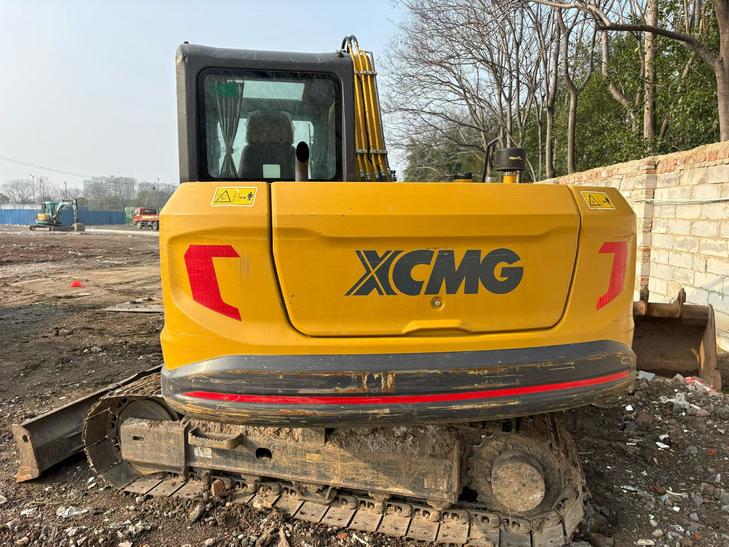 Buy XCMG XE75C Used Excavator / 1