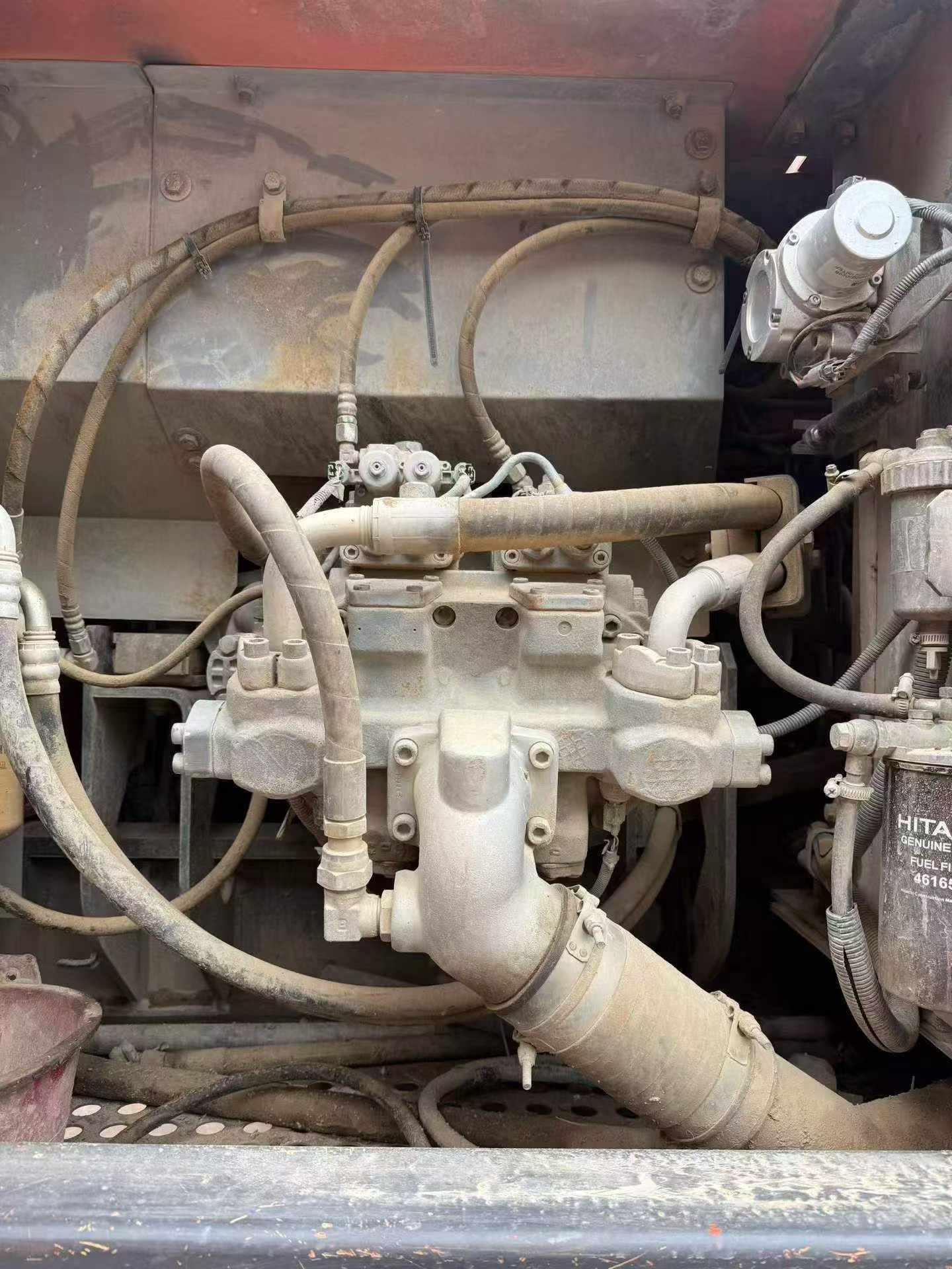 Buy Hitachi ZX200-5G Used Excavator / 2